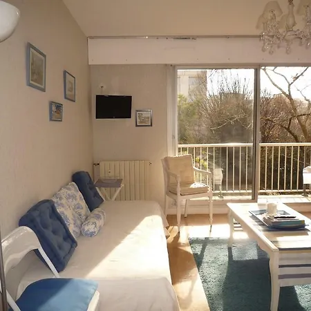 B9114 Studio St Charles * ביאריץ